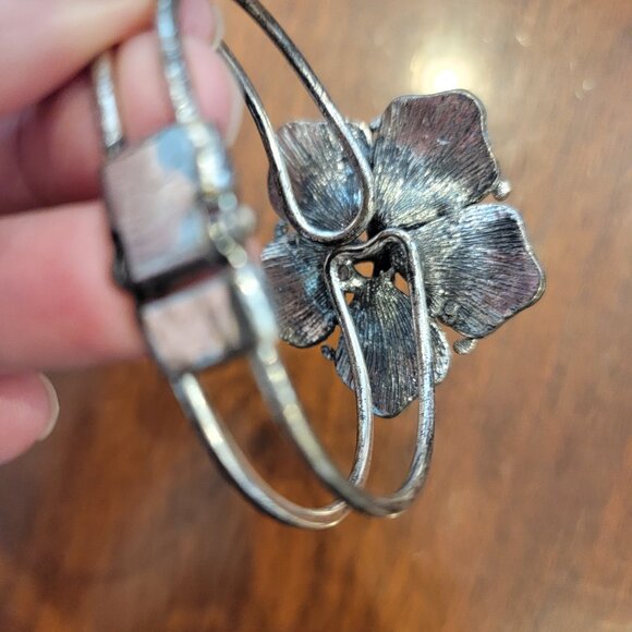 Chunky Antiqued Metal Large Flower Clamper Bangle Bracelet Wrist Corsage - Picture 6 of 10